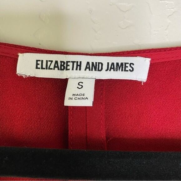 Elizabeth and James Red Ellis Long sleeve V-neck Top Small - Picture 5 of 10